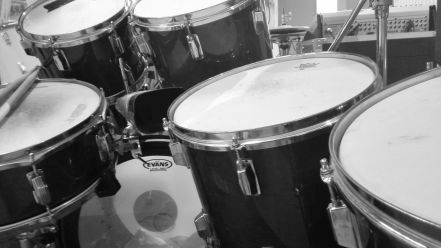 Winfried op Pearl drums